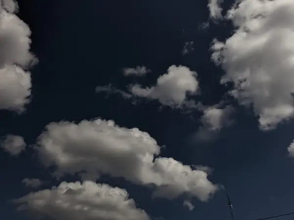 Pemandangan Langit di siang hari