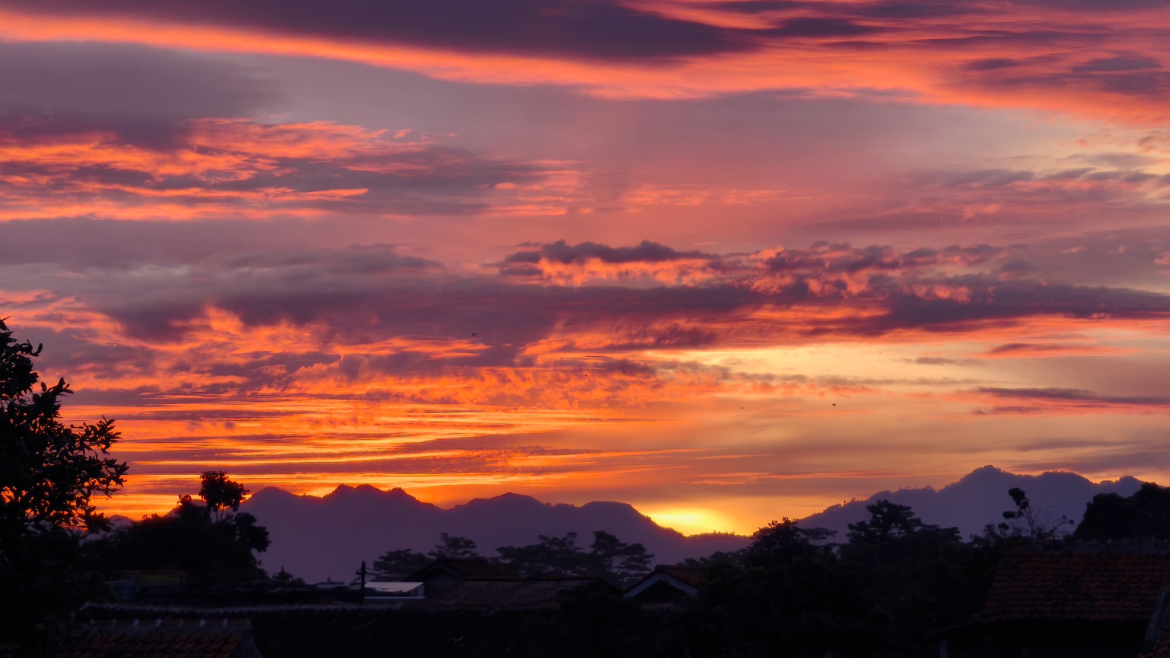 Sunset - foto oleh Ilyas Alhafiz di PictStock