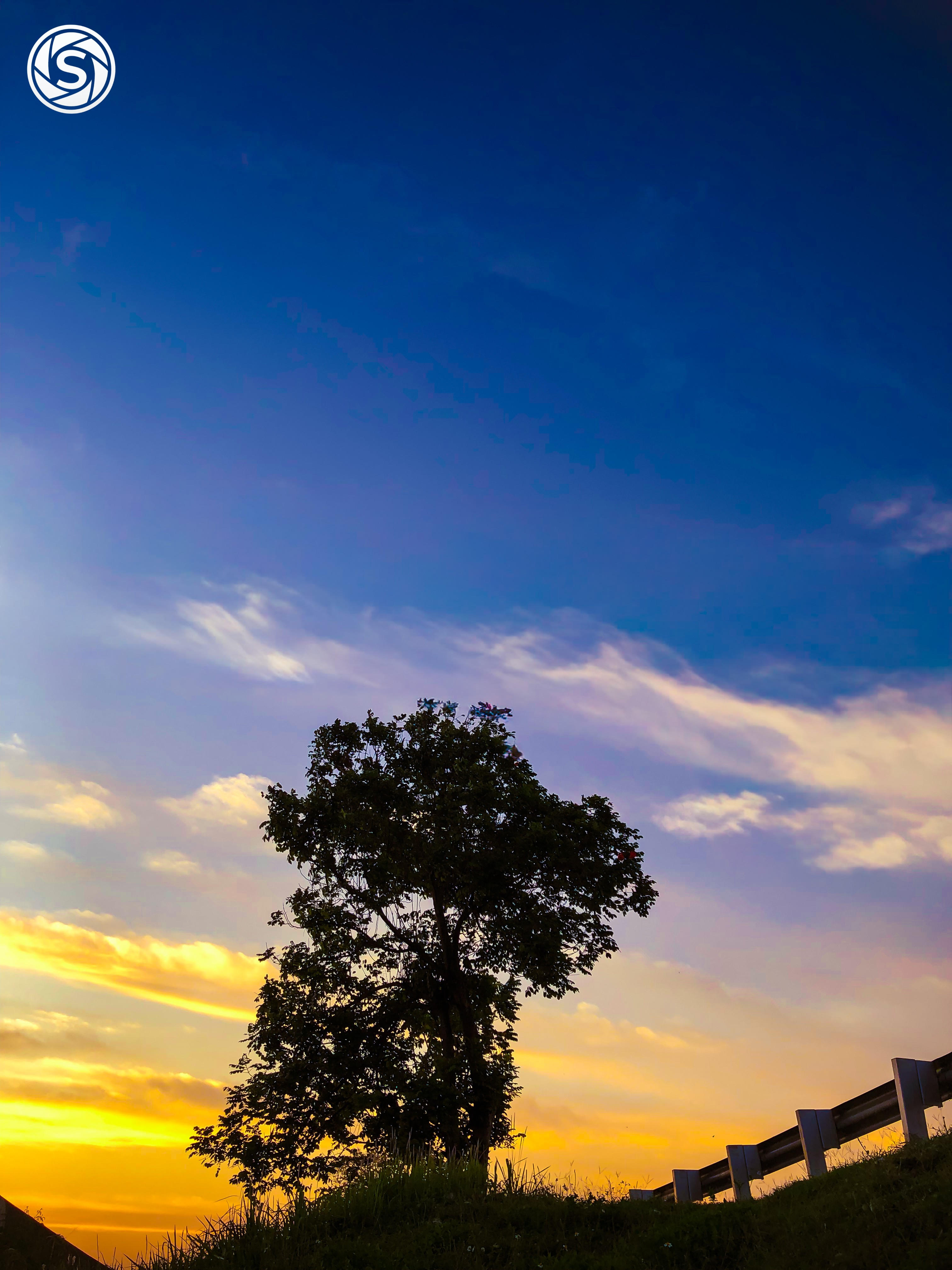 Sunset vibes aesthetic - foto oleh Bagas Cagleg di PictStock