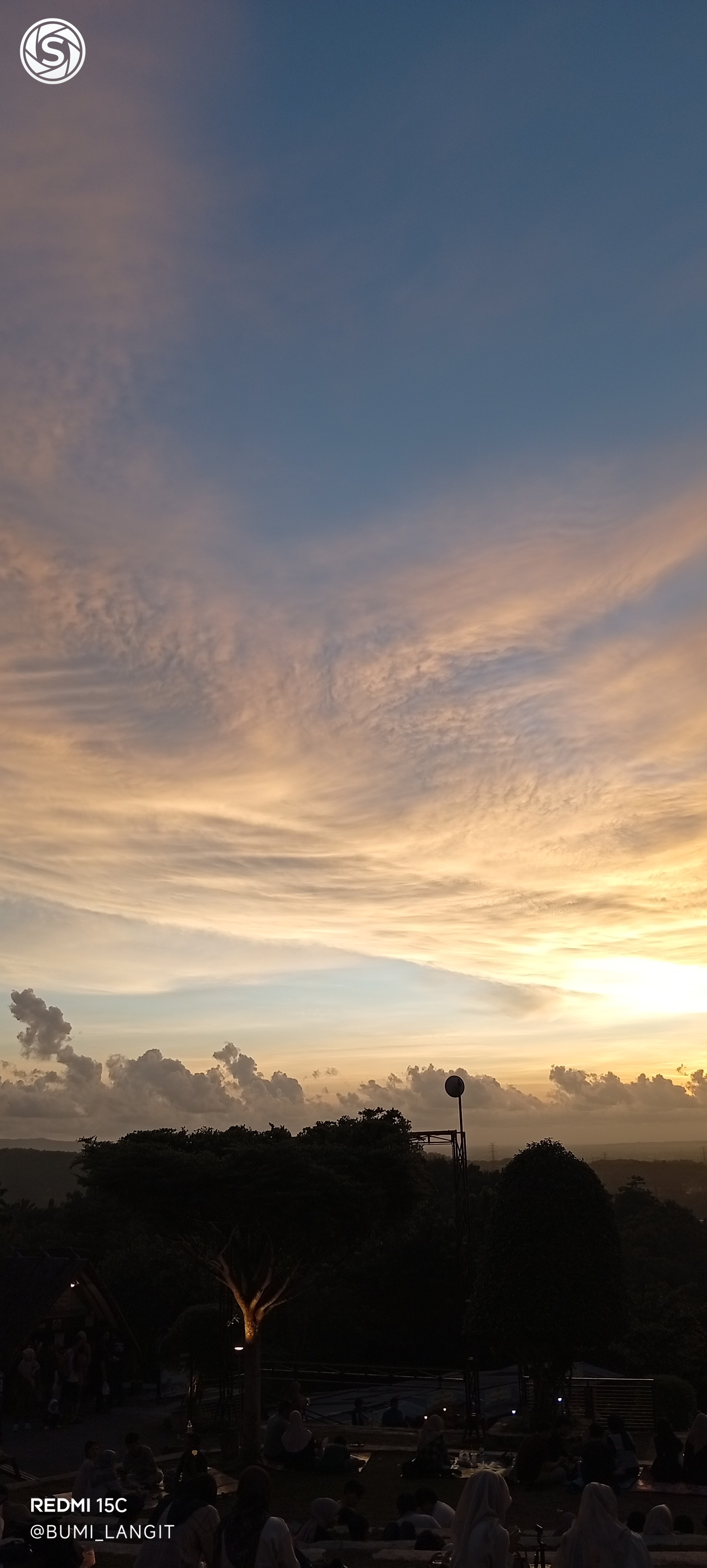 Sunset yg indah - foto oleh Putra Langit di PictStock