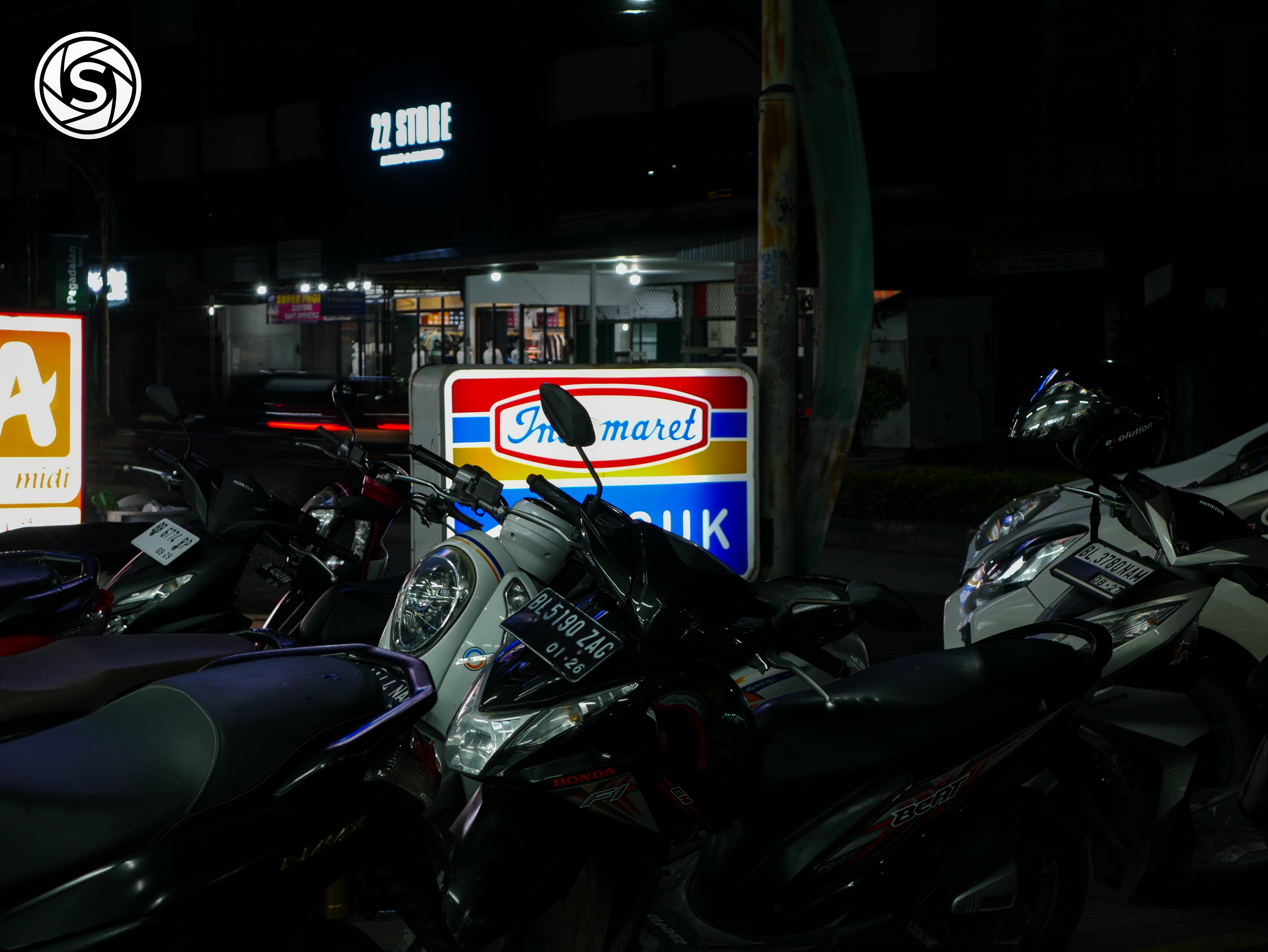 indomaret - foto oleh Ravik Walhidayah di PictStock