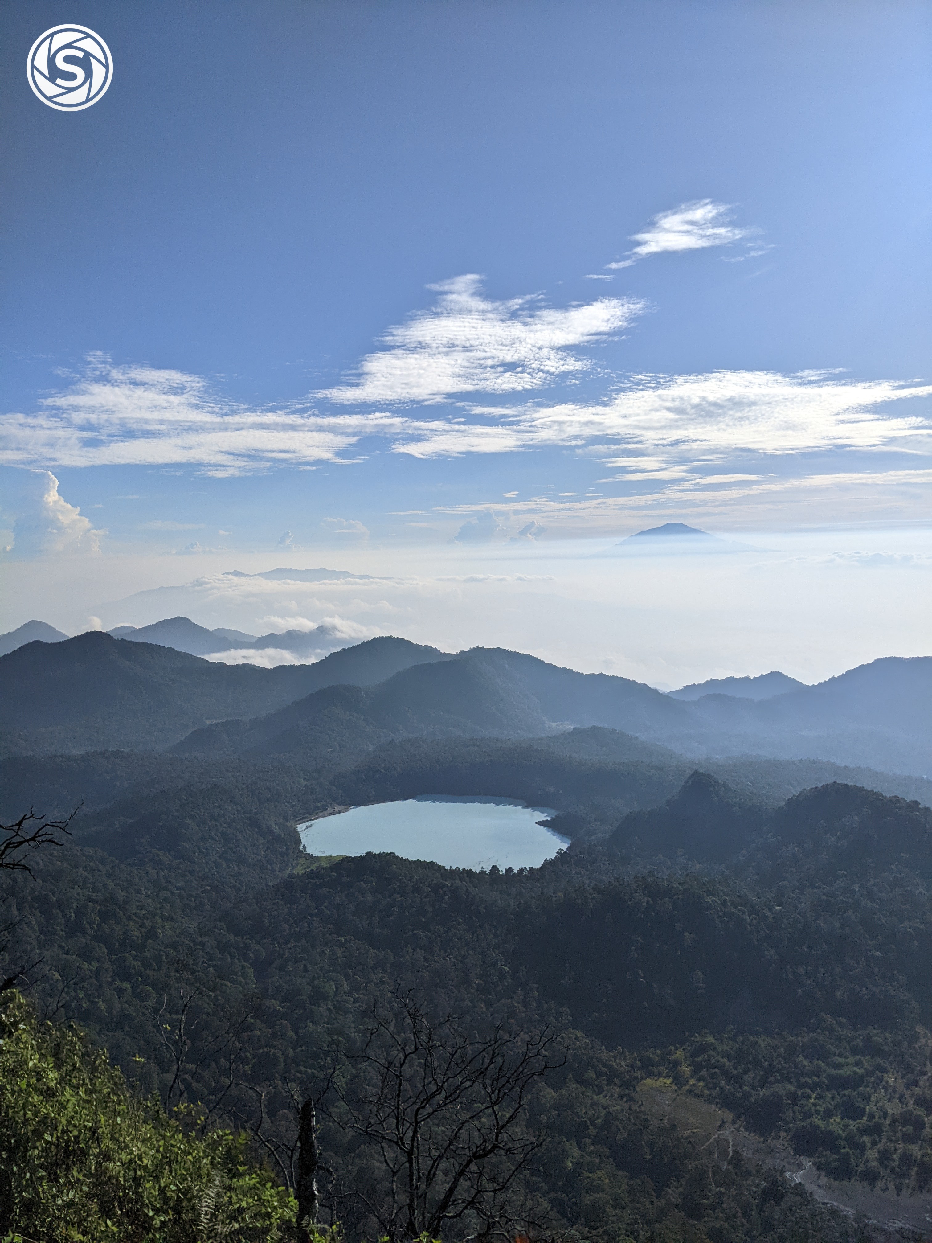 pemandangan di gunung sagara - foto oleh budi di PictStock