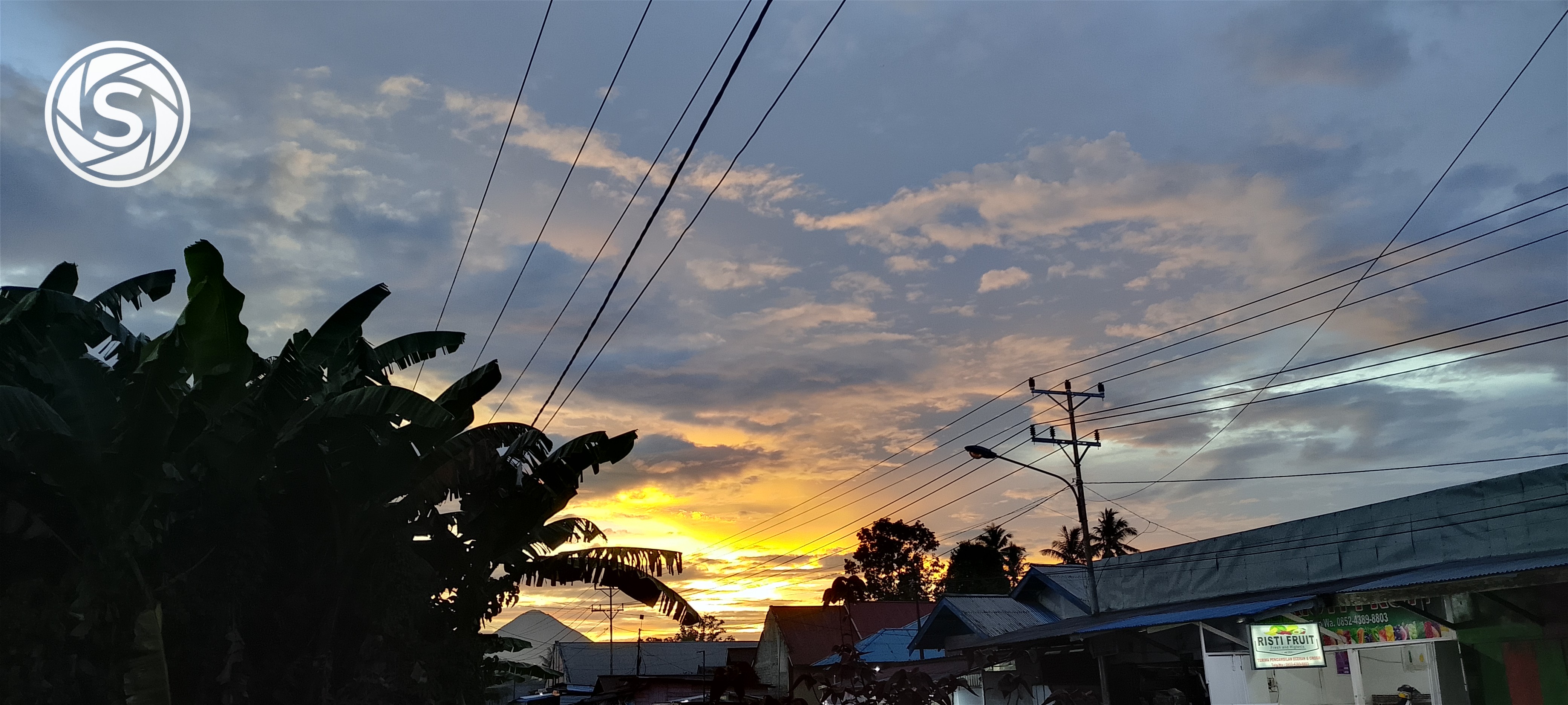 Sunset sore hari - foto oleh ADAM Kante di PictStock