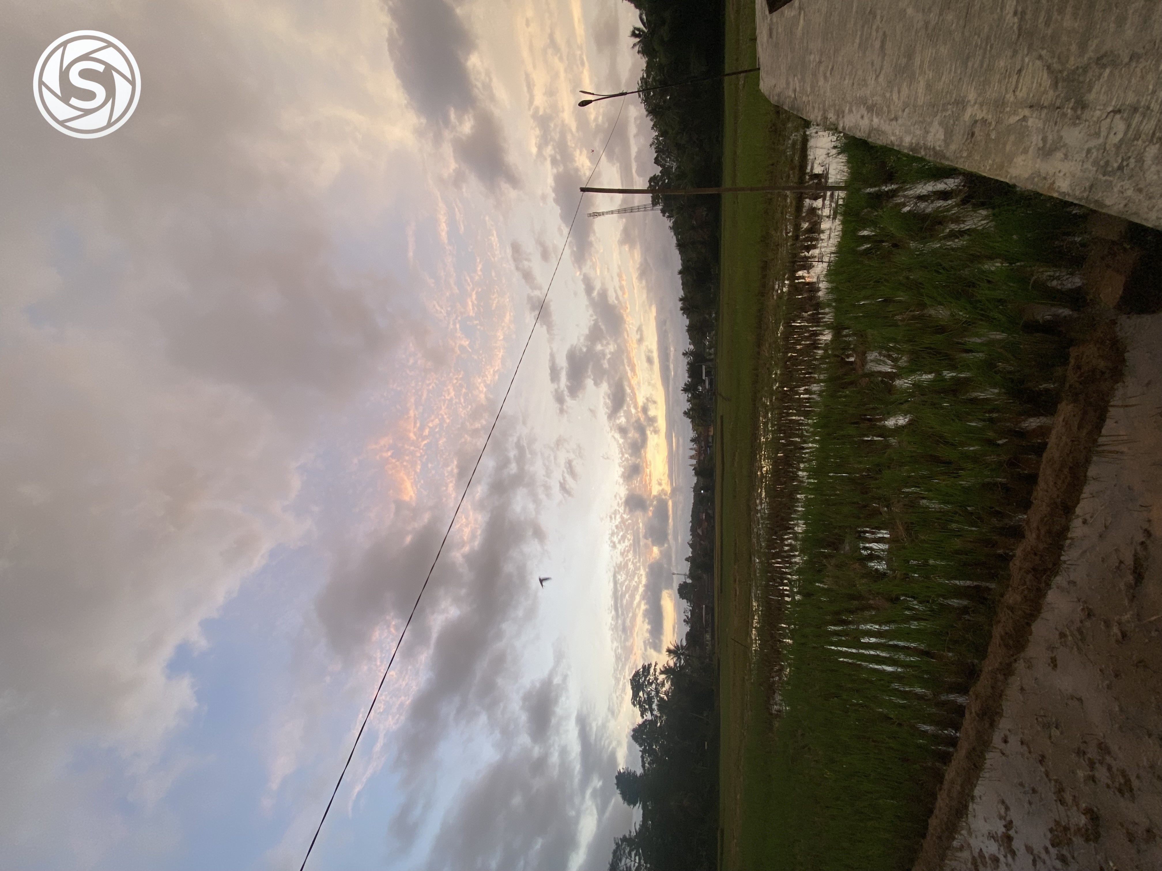 Sunset Di Desa - foto oleh Rafli Julianoxr di PictStock