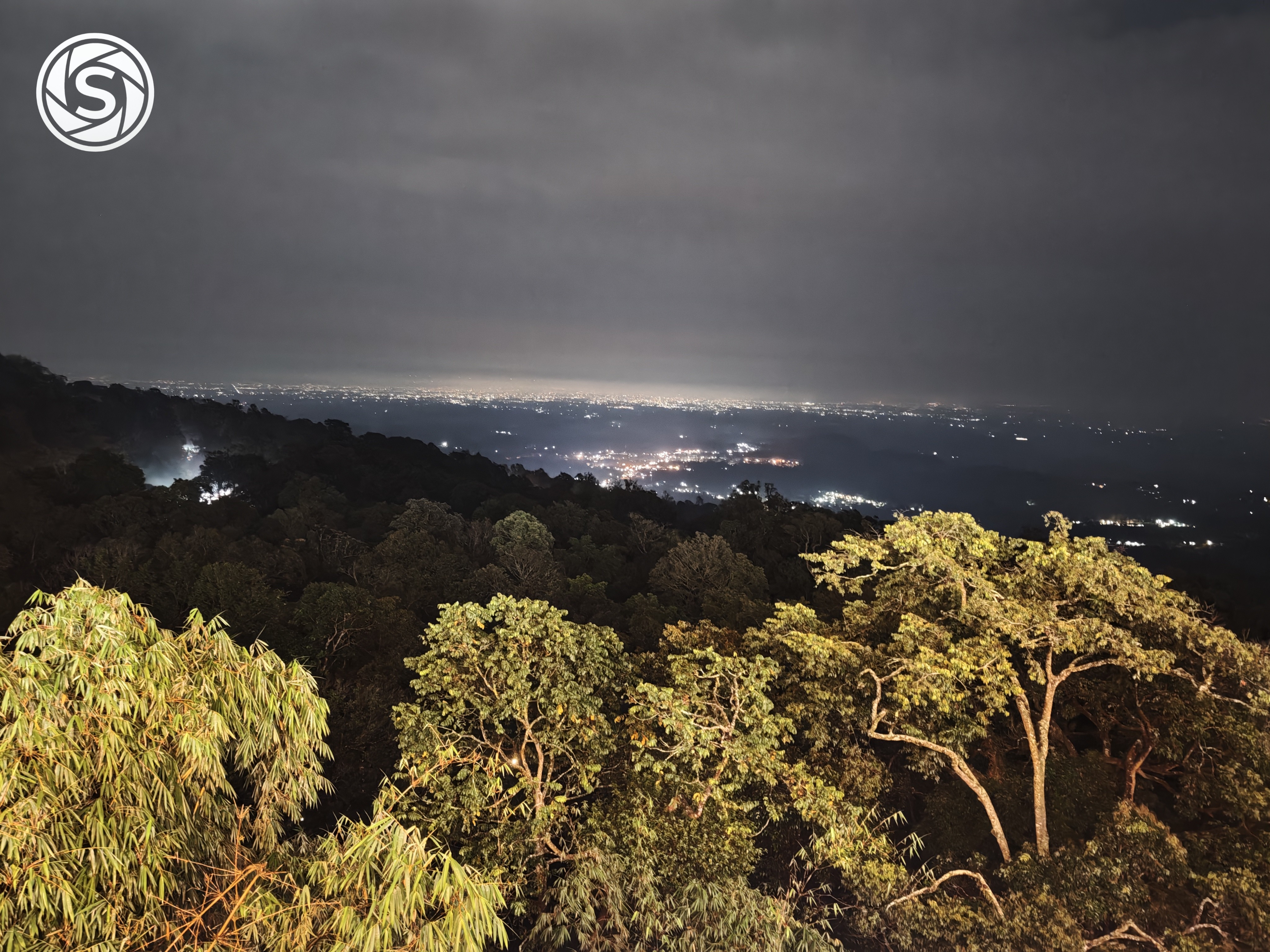 Pemandangan - foto oleh Monang Panggabean di PictStock