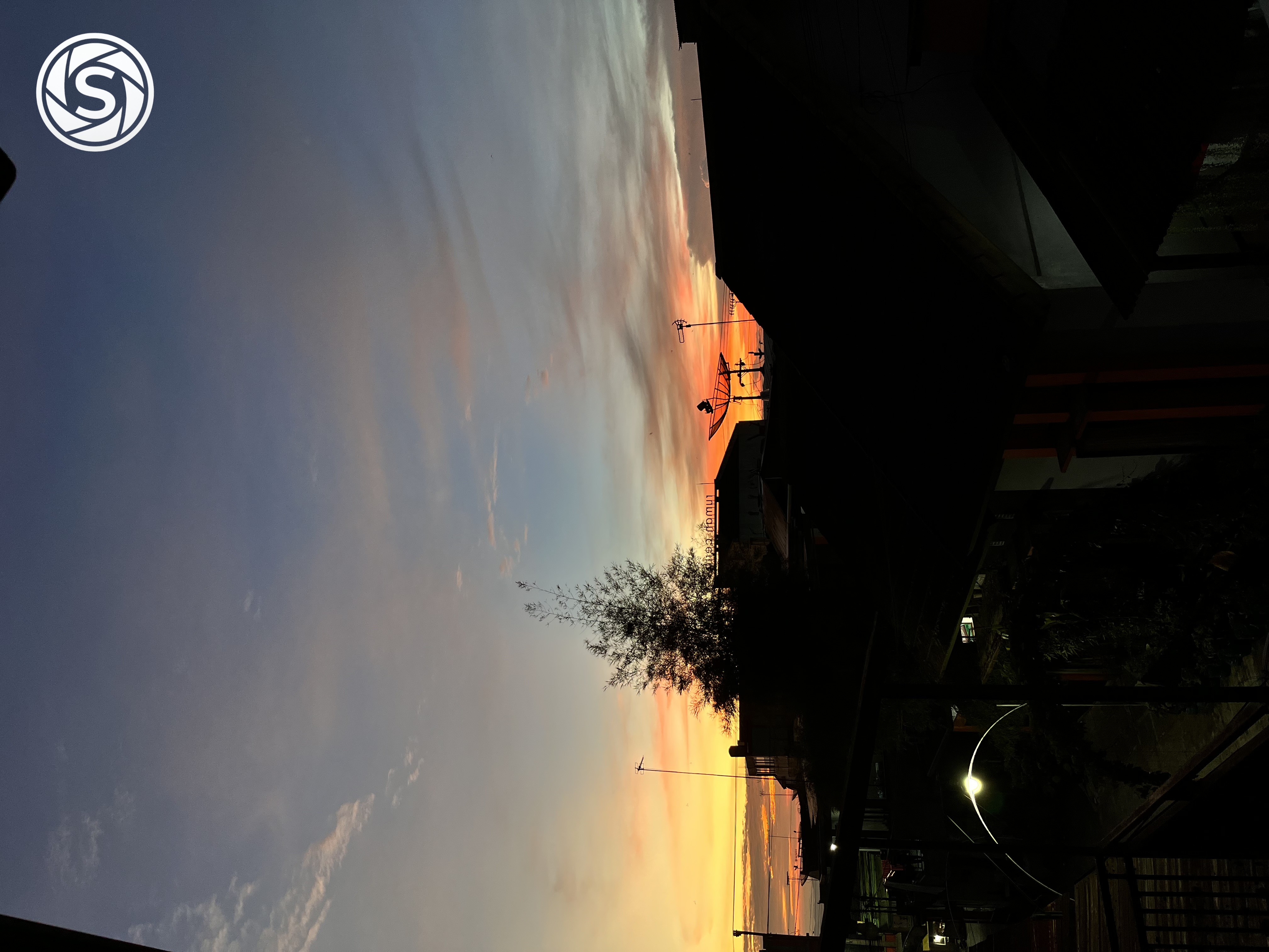 Senja ditengah Kota - foto oleh Muhammad Hakim di PictStock