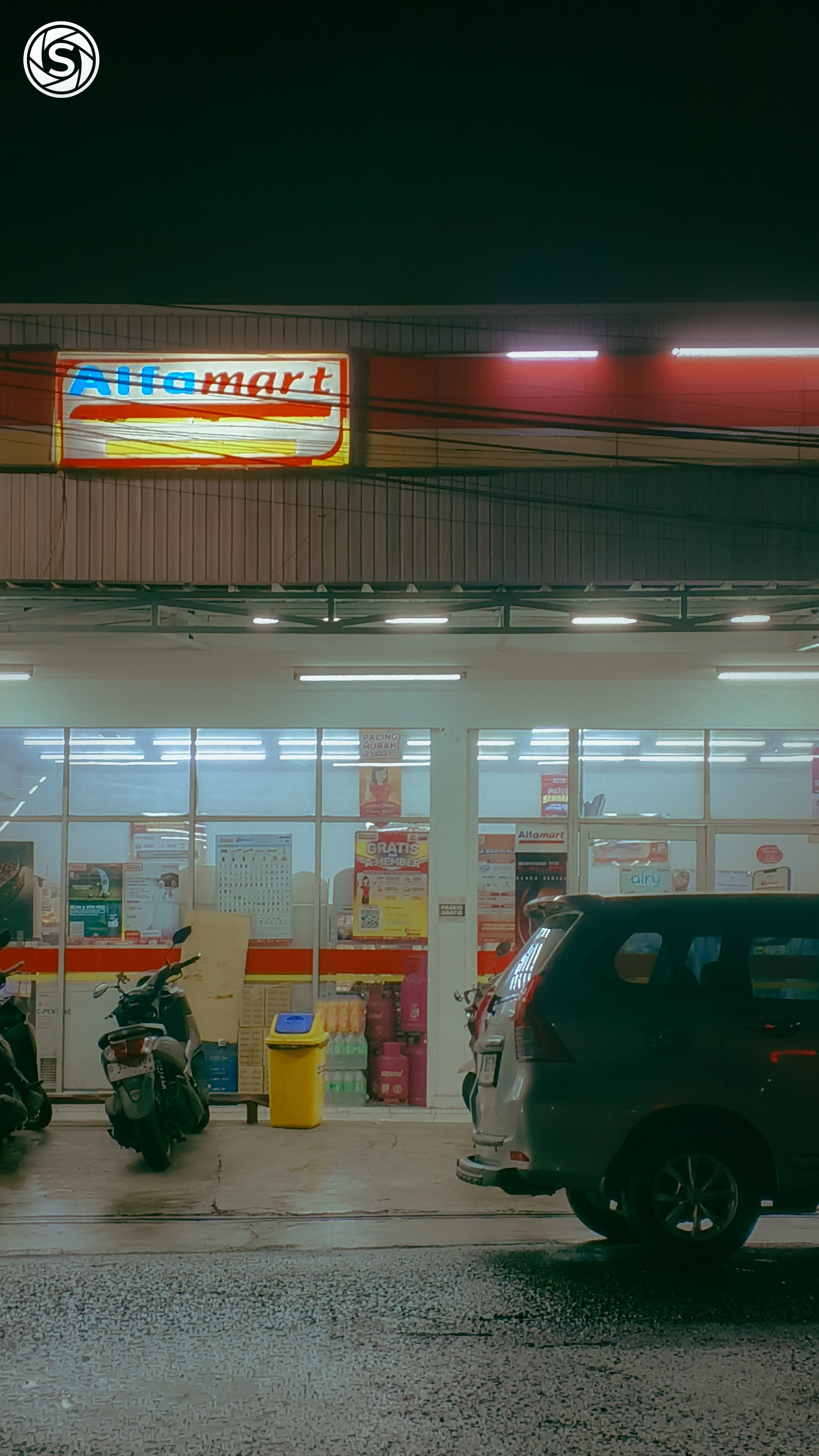 alfamart - foto oleh Ade Faisal di PictStock